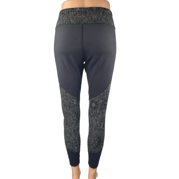 The North Face Flash Dry Women's Black Printed Athletic Leggings Pants Size L - Picture 3 of 5